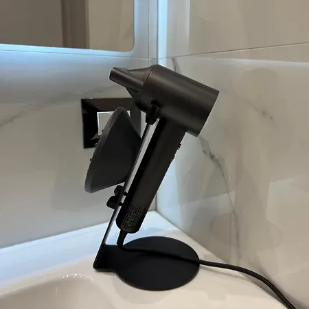 Mia 201 *